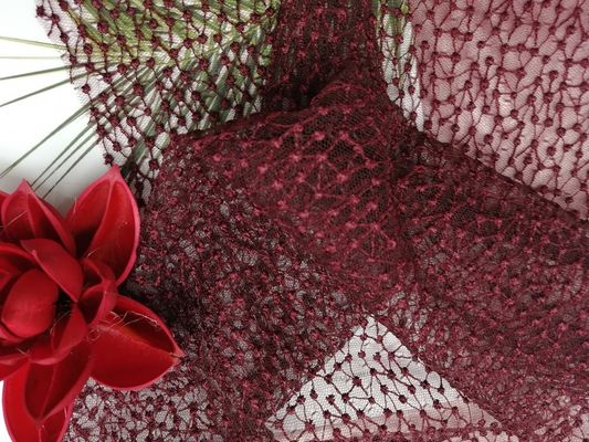 مواد الفراش شبكة مطرزة النبيذ الأحمر البولكا دوت تول النسيج