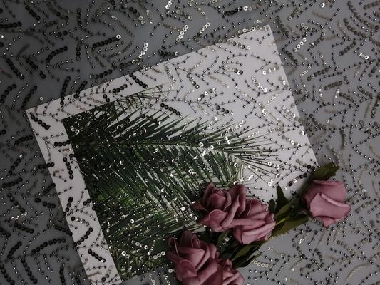 حزب رمادي مطرزة الترتر أقمشة الدانتيل لفستان الزفاف